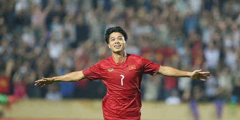 HLV Kim Sang Sik Có Hành Động Thân Mật Với Công Phượng - hình ảnh - uipgeuacpa.top