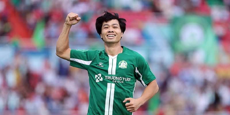 HLV Kim Sang Sik Có Hành Động Thân Mật Với Công Phượng - hình ảnh - uipgeuacpa.top